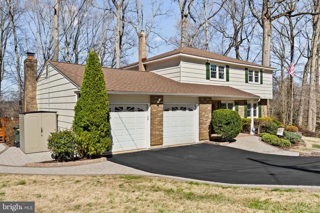 1 BLUE JAY DR, Newark, DE 19713