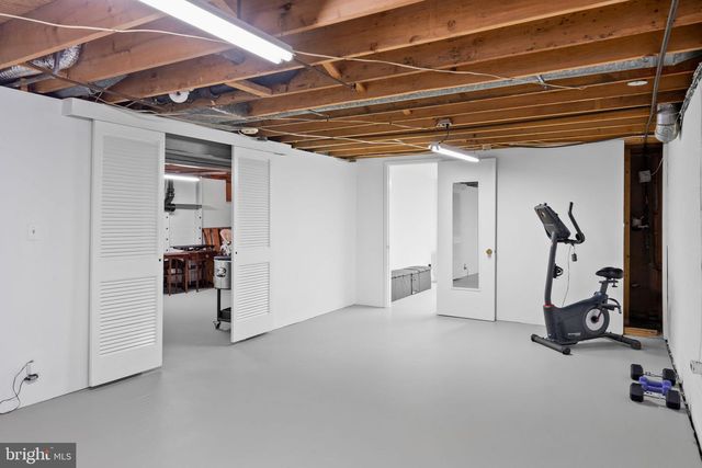 1 BLUE JAY DR, Newark, DE 19713