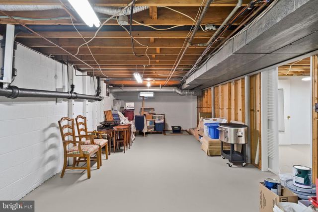 1 BLUE JAY DR, Newark, DE 19713