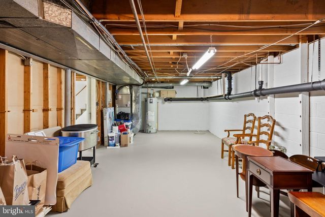 1 BLUE JAY DR, Newark, DE 19713