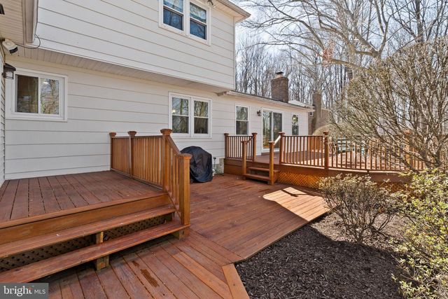 1 BLUE JAY DR, Newark, DE 19713