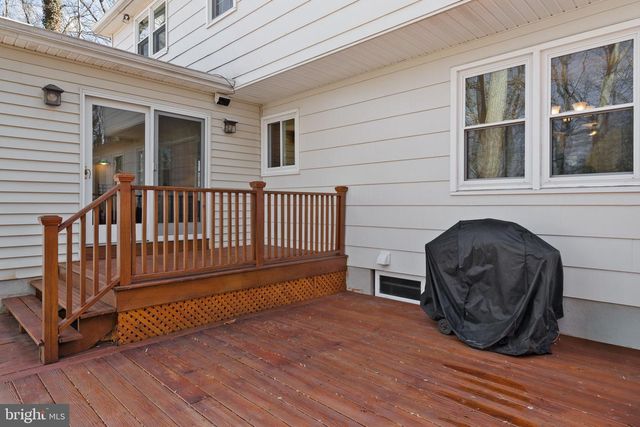 1 BLUE JAY DR, Newark, DE 19713