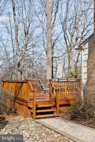 1 BLUE JAY DR, Newark, DE 19713