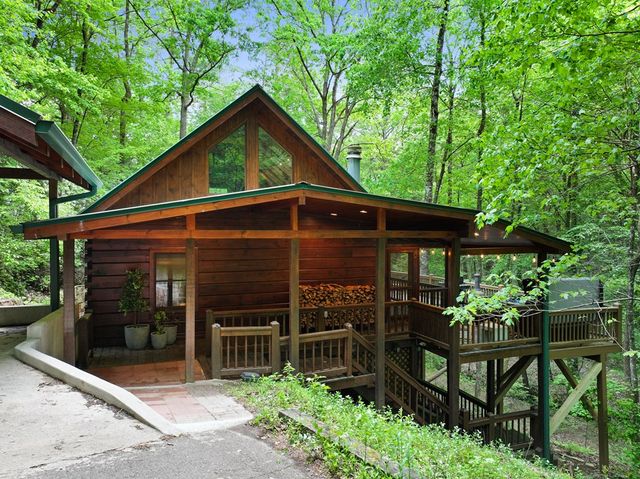 189 Cherry Lake Drive, Blue Ridge, GA 30513