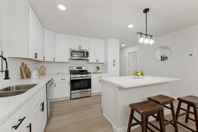 112 Oriole Drive, Arlington, TX 76010