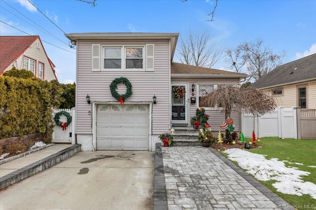 30 York Street, Malverne, NY 11565