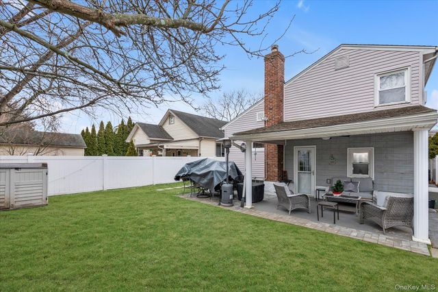 30 York Street, Malverne, NY 11565