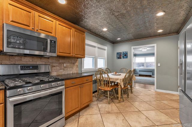 30 York Street, Malverne, NY 11565