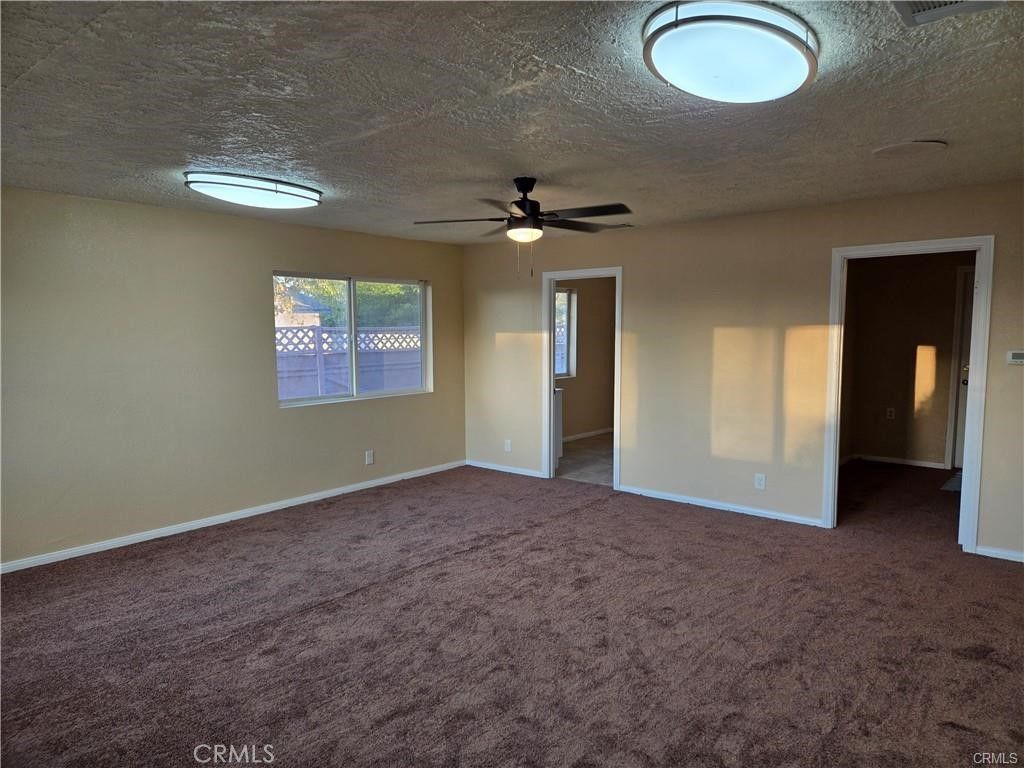Image 12 of property listing at 19345 Oneida Road, Apple Valley, CA 92307