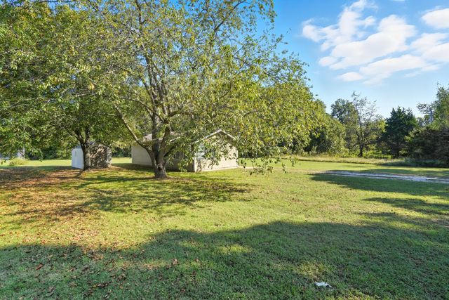 63176 E 282 Road, Grove, OK 74344