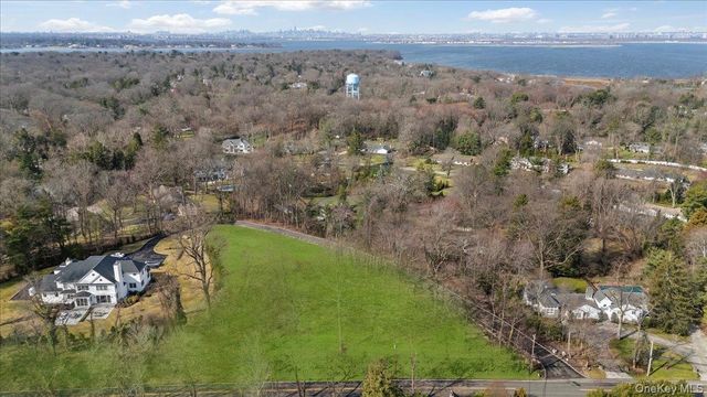 36 Cow Neck Road, Sands Point, NY 11050