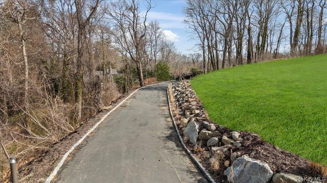 36 Cow Neck Road, Sands Point, NY 11050