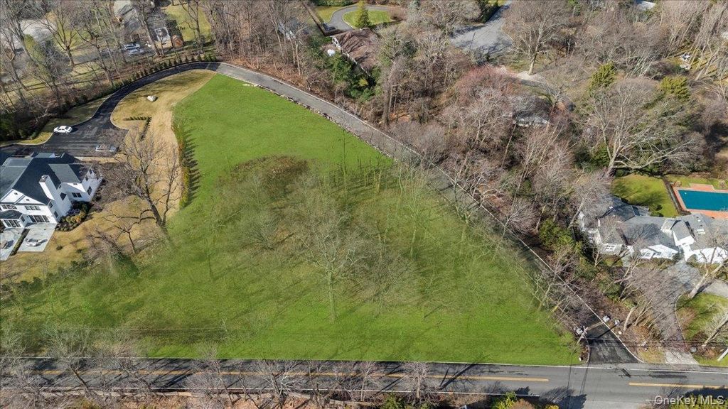 36 Cow Neck Road, Sands Point, NY 11050 — exterior