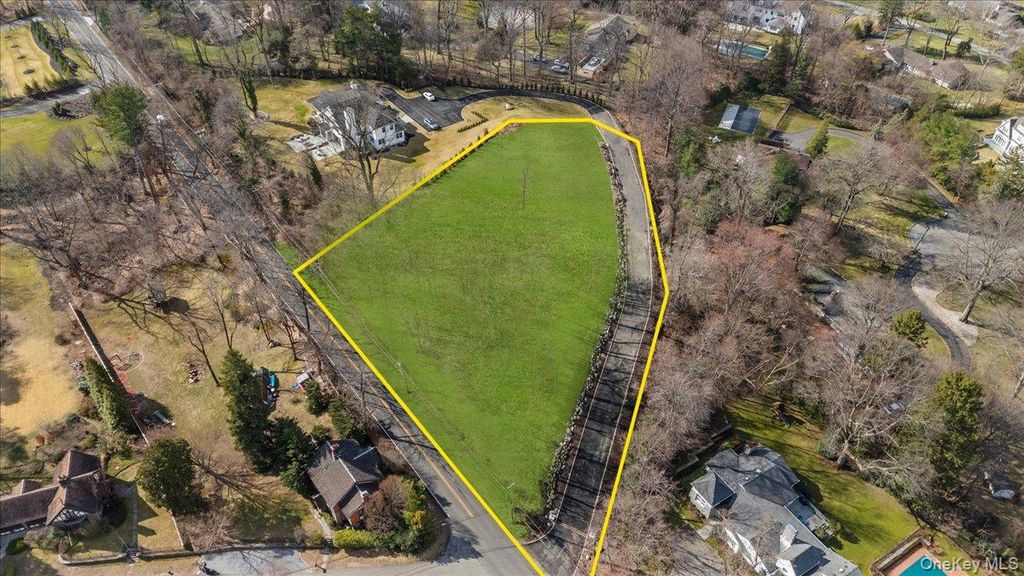 36 Cow Neck Road, Sands Point, NY 11050 — photo 4