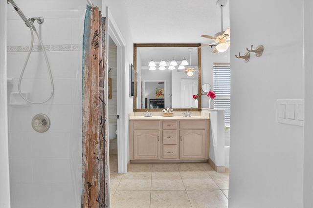 9275 SE Mercury Street, Hobe Sound, FL 33455