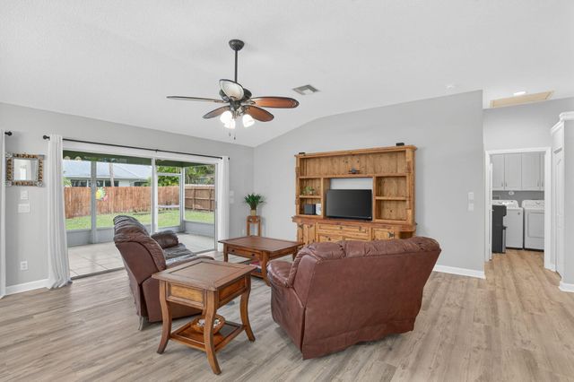 9275 SE Mercury Street, Hobe Sound, FL 33455