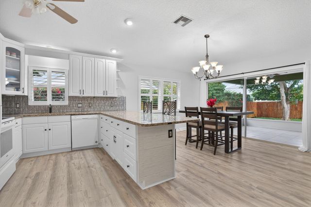 9275 SE Mercury Street, Hobe Sound, FL 33455