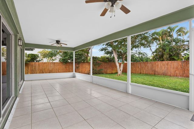 9275 SE Mercury Street, Hobe Sound, FL 33455