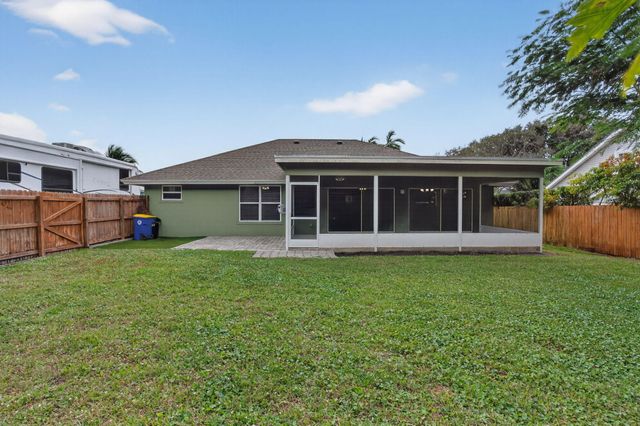 9275 SE Mercury Street, Hobe Sound, FL 33455