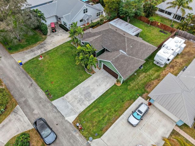 9275 SE Mercury Street, Hobe Sound, FL 33455