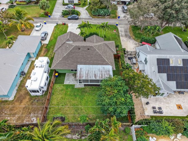 9275 SE Mercury Street, Hobe Sound, FL 33455