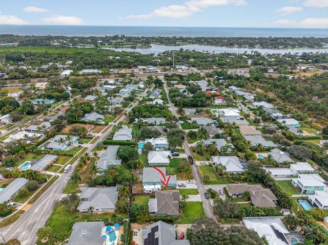 9275 SE Mercury Street, Hobe Sound, FL 33455