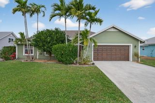 9275 SE Mercury Street, Hobe Sound, FL 33455