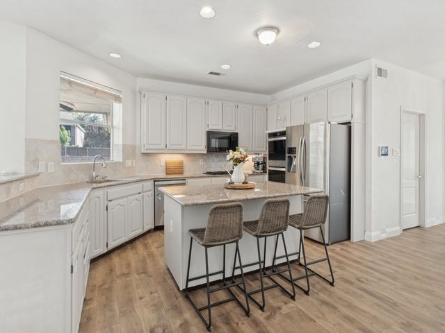 2514 Fallview Lane, Carrollton, TX 75007