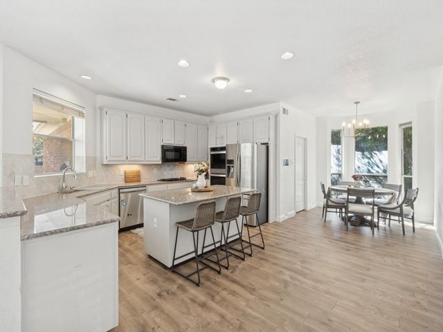 2514 Fallview Lane, Carrollton, TX 75007