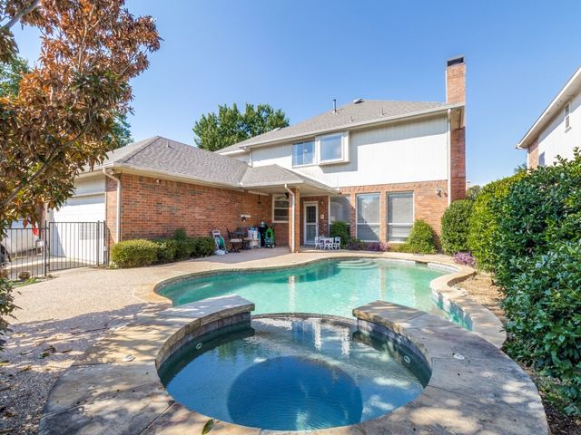 2514 Fallview Lane, Carrollton, TX 75007
