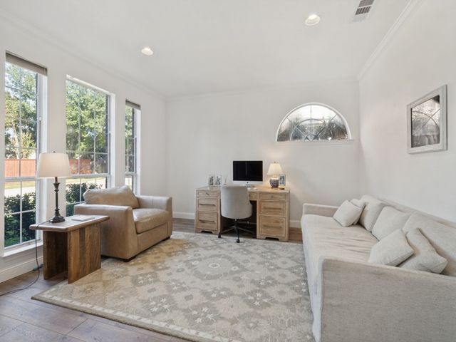 2514 Fallview Lane, Carrollton, TX 75007