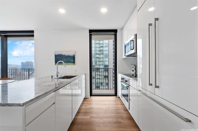 987 Queen Street 2514, Honolulu, HI 96814