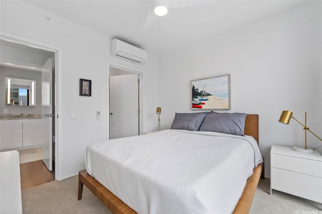 987 Queen Street 2514, Honolulu, HI 96814