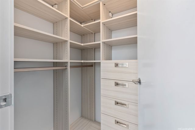 987 Queen Street 2514, Honolulu, HI 96814