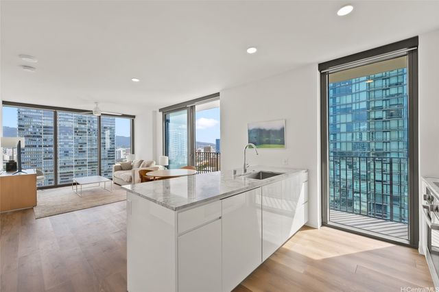 987 Queen Street 2514, Honolulu, HI 96814