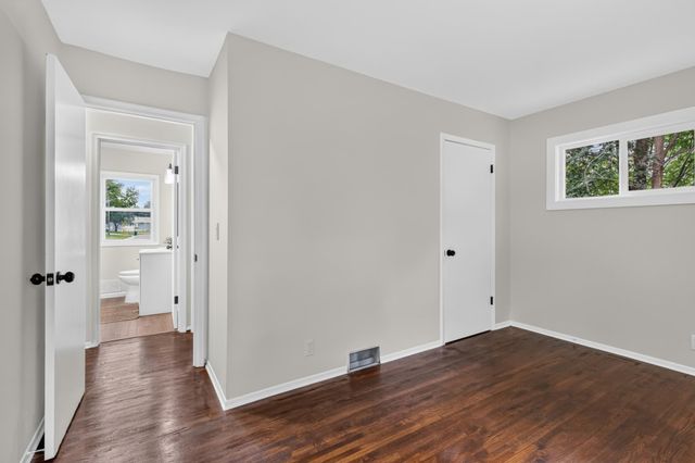 1211 Sunnyside Drive, Farmington, MN 55024