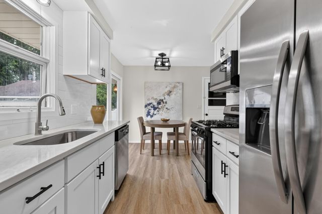 1211 Sunnyside Drive, Farmington, MN 55024
