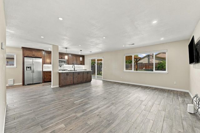 8300 Conover Dr, Citrus Heights, CA 95610