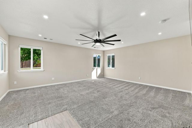 8300 Conover Dr, Citrus Heights, CA 95610