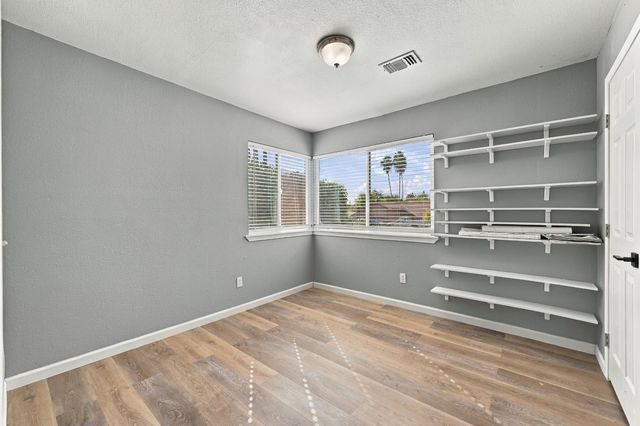 8300 Conover Dr, Citrus Heights, CA 95610