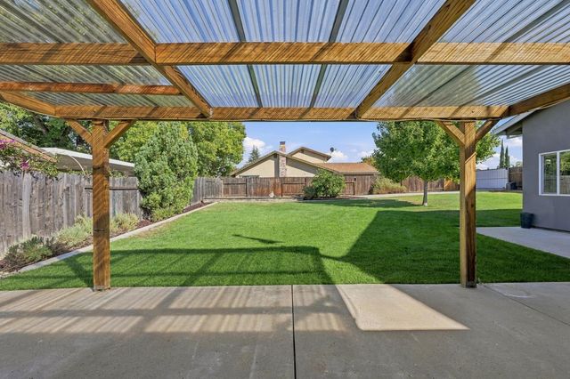 8300 Conover Dr, Citrus Heights, CA 95610