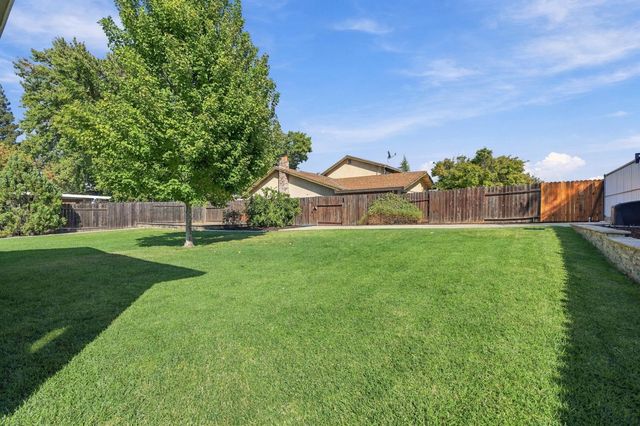 8300 Conover Dr, Citrus Heights, CA 95610