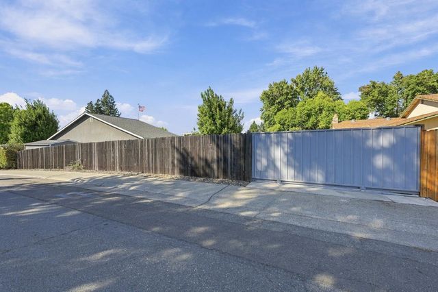 8300 Conover Dr, Citrus Heights, CA 95610