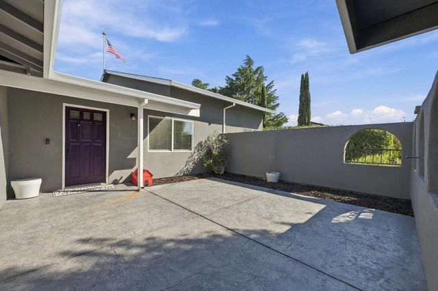 8300 Conover Dr, Citrus Heights, CA 95610