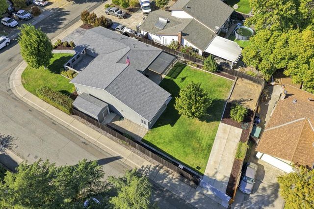 8300 Conover Dr, Citrus Heights, CA 95610