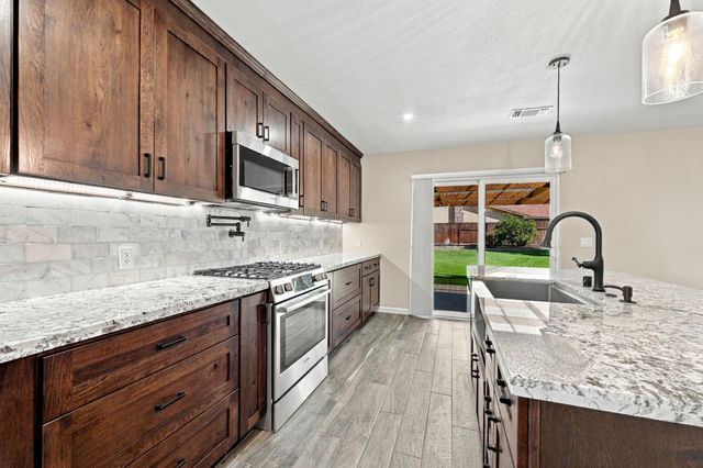 8300 Conover Dr, Citrus Heights, CA 95610
