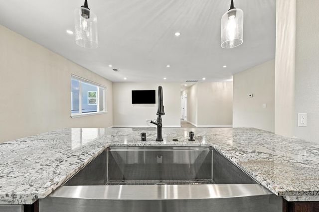 8300 Conover Dr, Citrus Heights, CA 95610