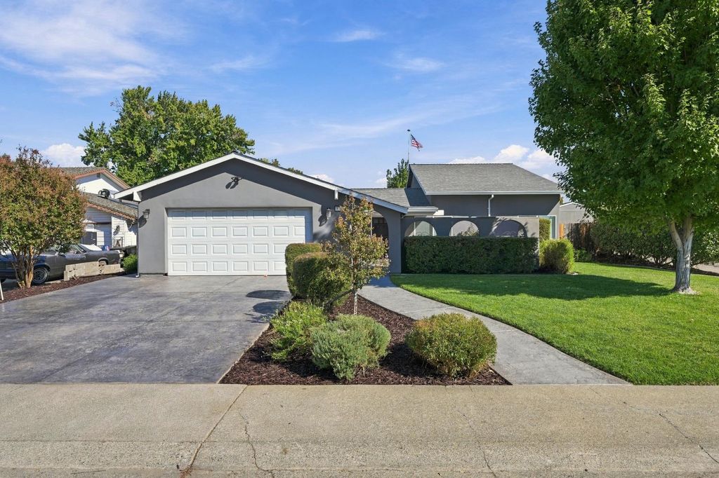 8300 Conover Dr, Citrus Heights, CA 95610