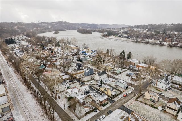 212 Fairview Avenue, Verona, PA 15147