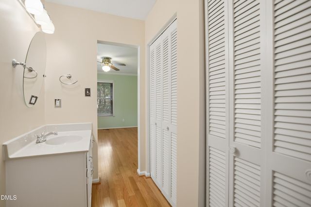 5609 Groomsbridge Court, Raleigh, NC 27612